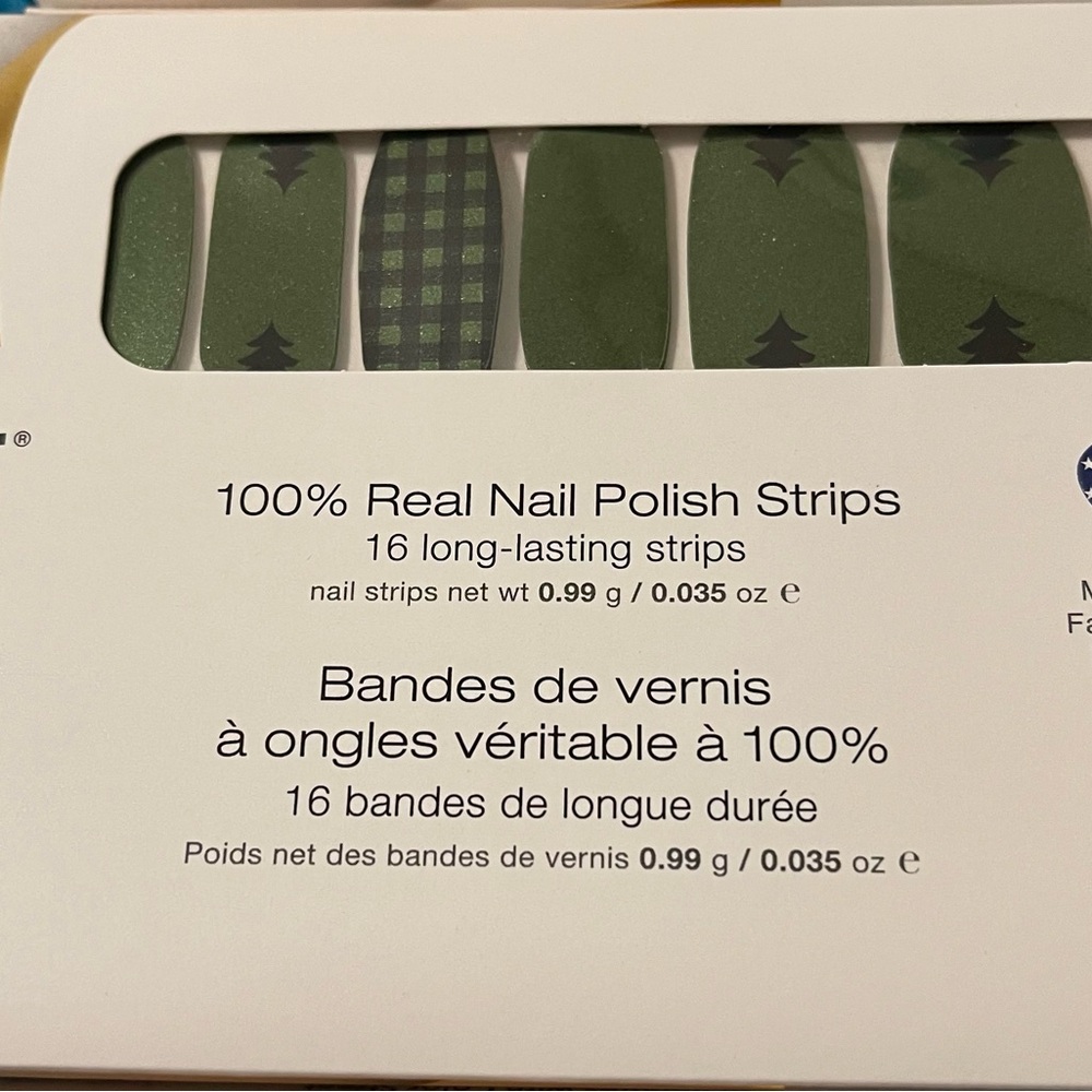Color Street EVERGREEN QUEEN Green Nail Polish Strips